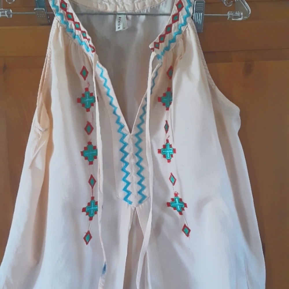Roper size medium native print peach blouse